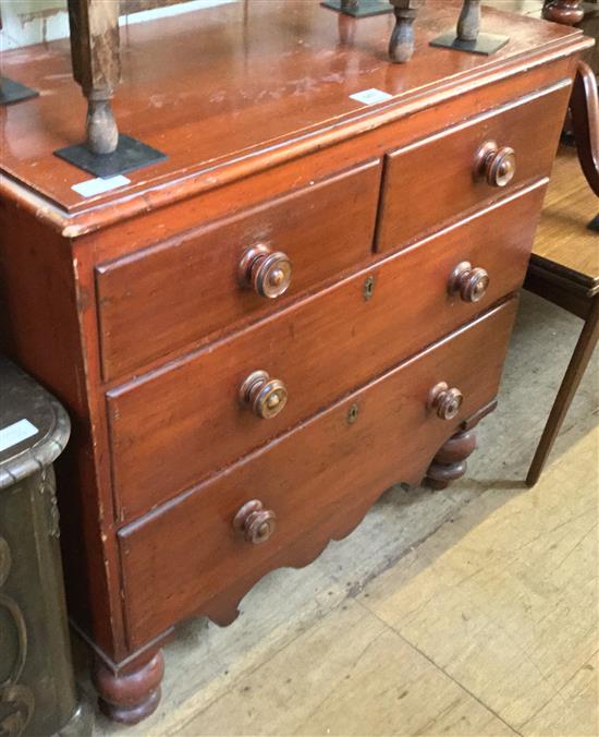 4-drawer pine chest of drawers